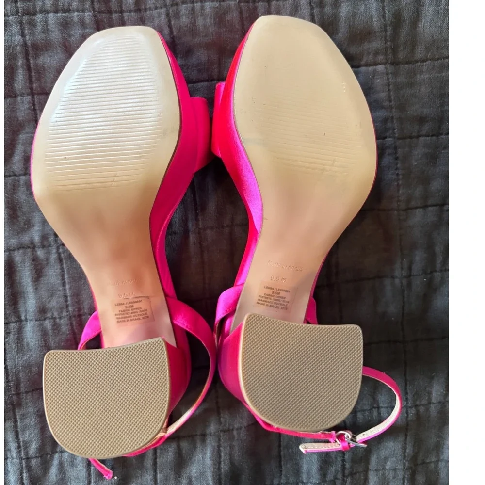 Steve Madden Lessa Hot Pink Satin Platform Block Heel Sandals Mens 9.5M LESS06S1